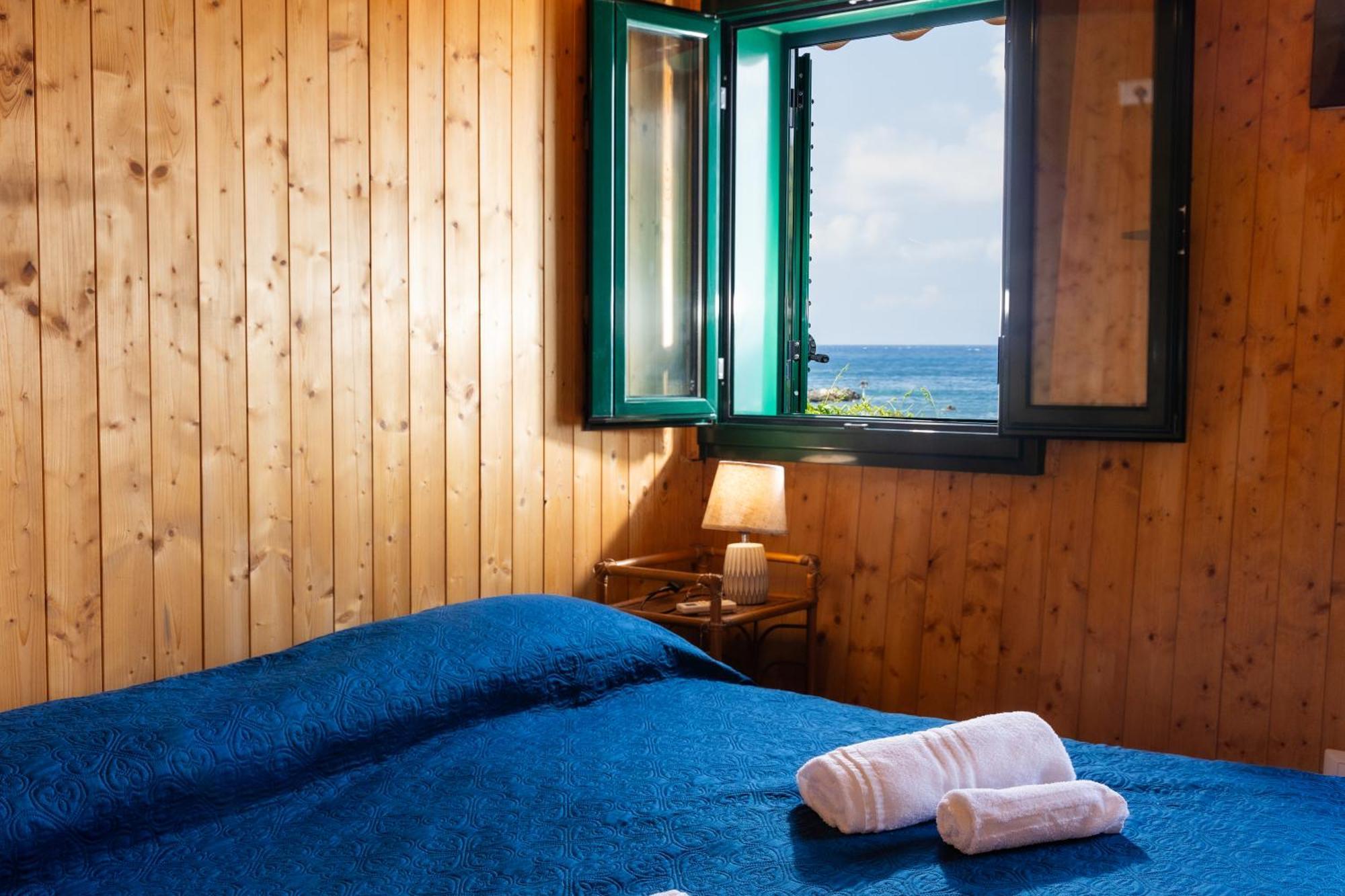 Riva Smeralda Camping Lodge Milazzo Ngoại thất bức ảnh