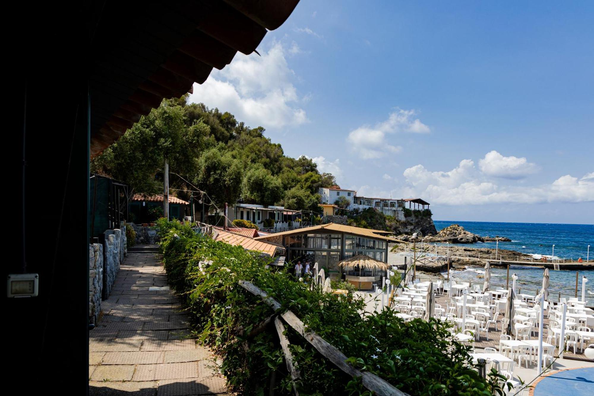 Riva Smeralda Camping Lodge Milazzo Ngoại thất bức ảnh