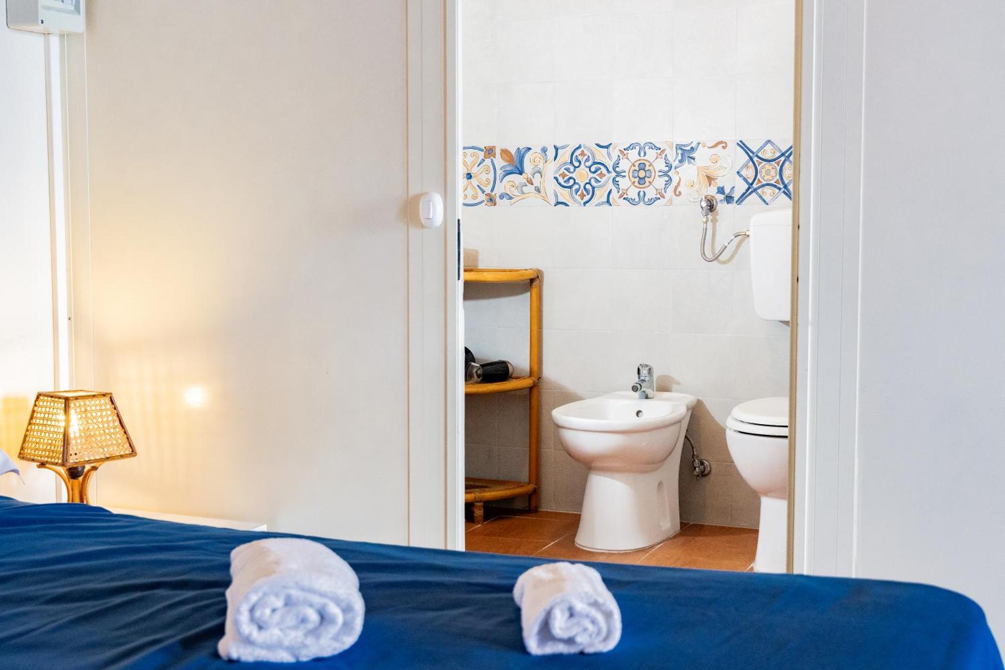 Riva Smeralda Camping Lodge Milazzo Ngoại thất bức ảnh