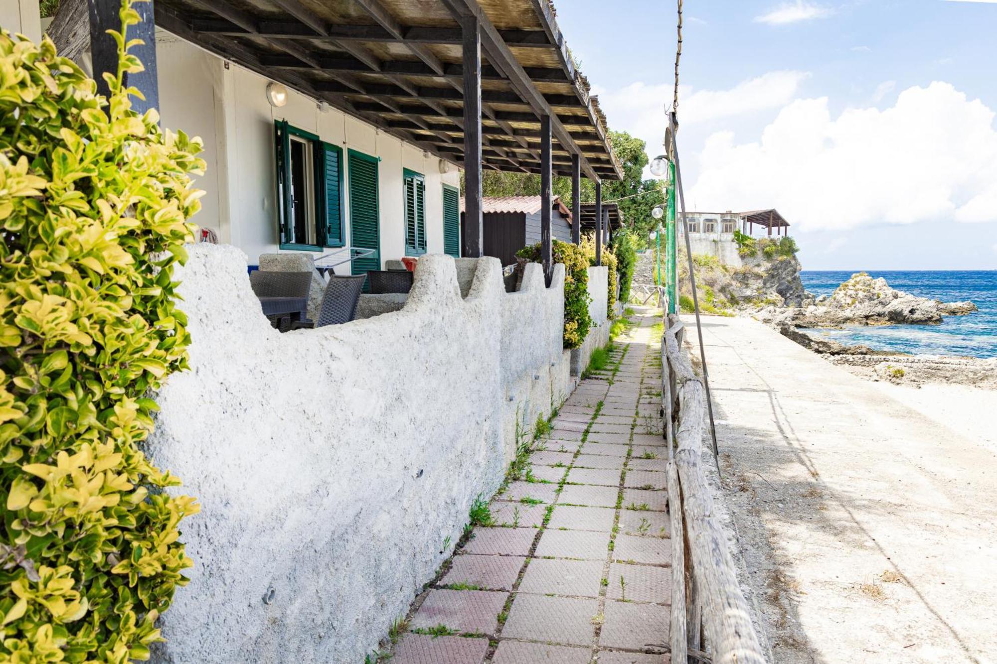 Riva Smeralda Camping Lodge Milazzo Ngoại thất bức ảnh