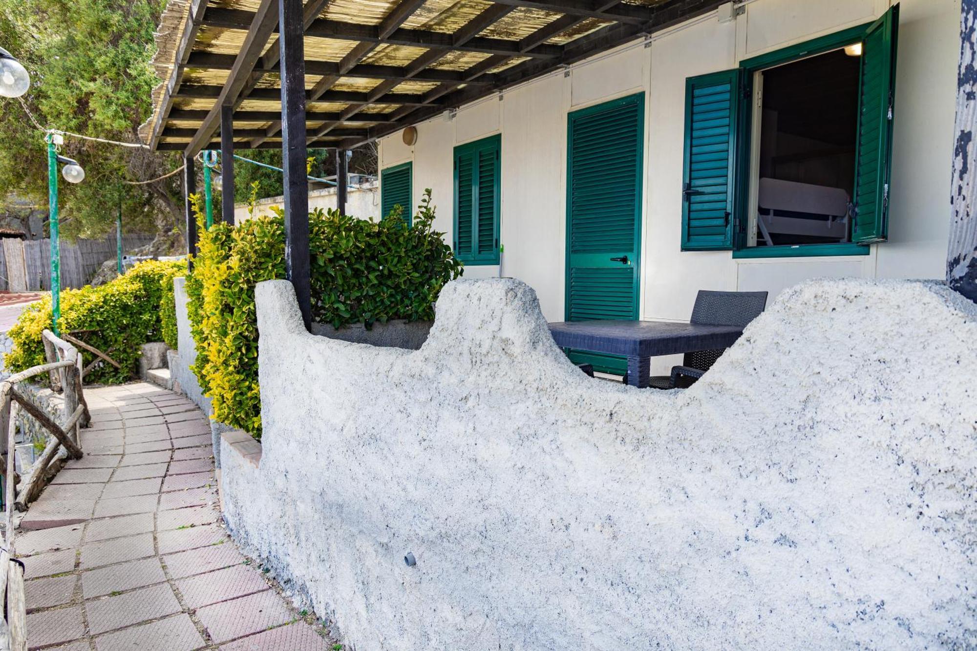 Riva Smeralda Camping Lodge Milazzo Ngoại thất bức ảnh